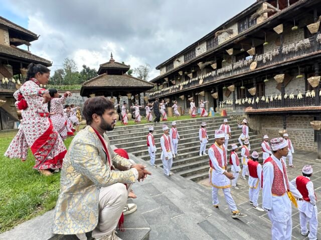 टिकटकमा र युटुबमा हिट बन्दै वरिस्ठ बलाराम फिल्म को गित न्याउली बनैमा