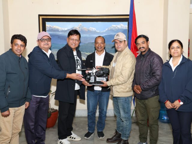 “निर्माणाधिन चलचित्र संग्राहलय” का लागि रेड एम एक्स क्यामेरा प्रदान”